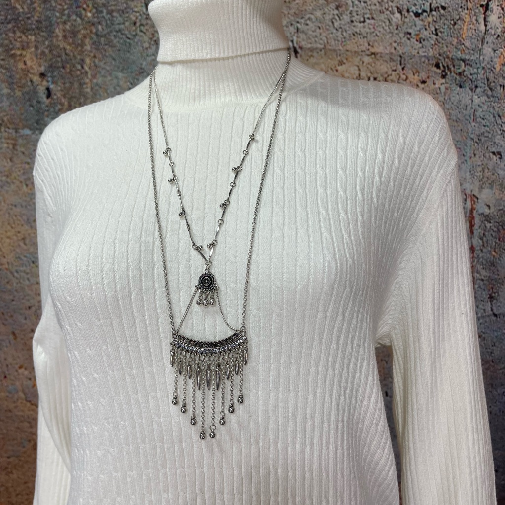 Necklace Nwt 15$